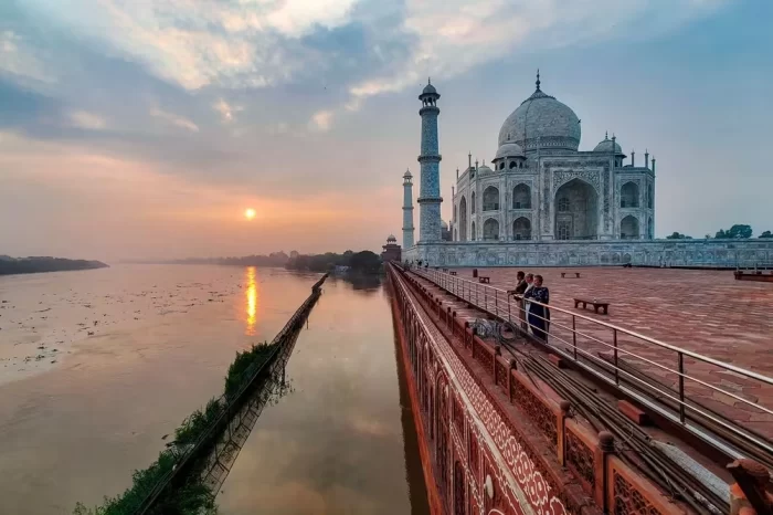 Taj Mahal Tour From Kerala